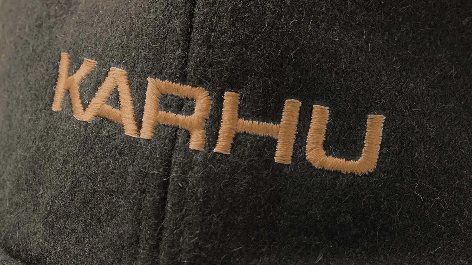 KARHU LOGO CAP - DARK OLIVE / BROWN SUGAR