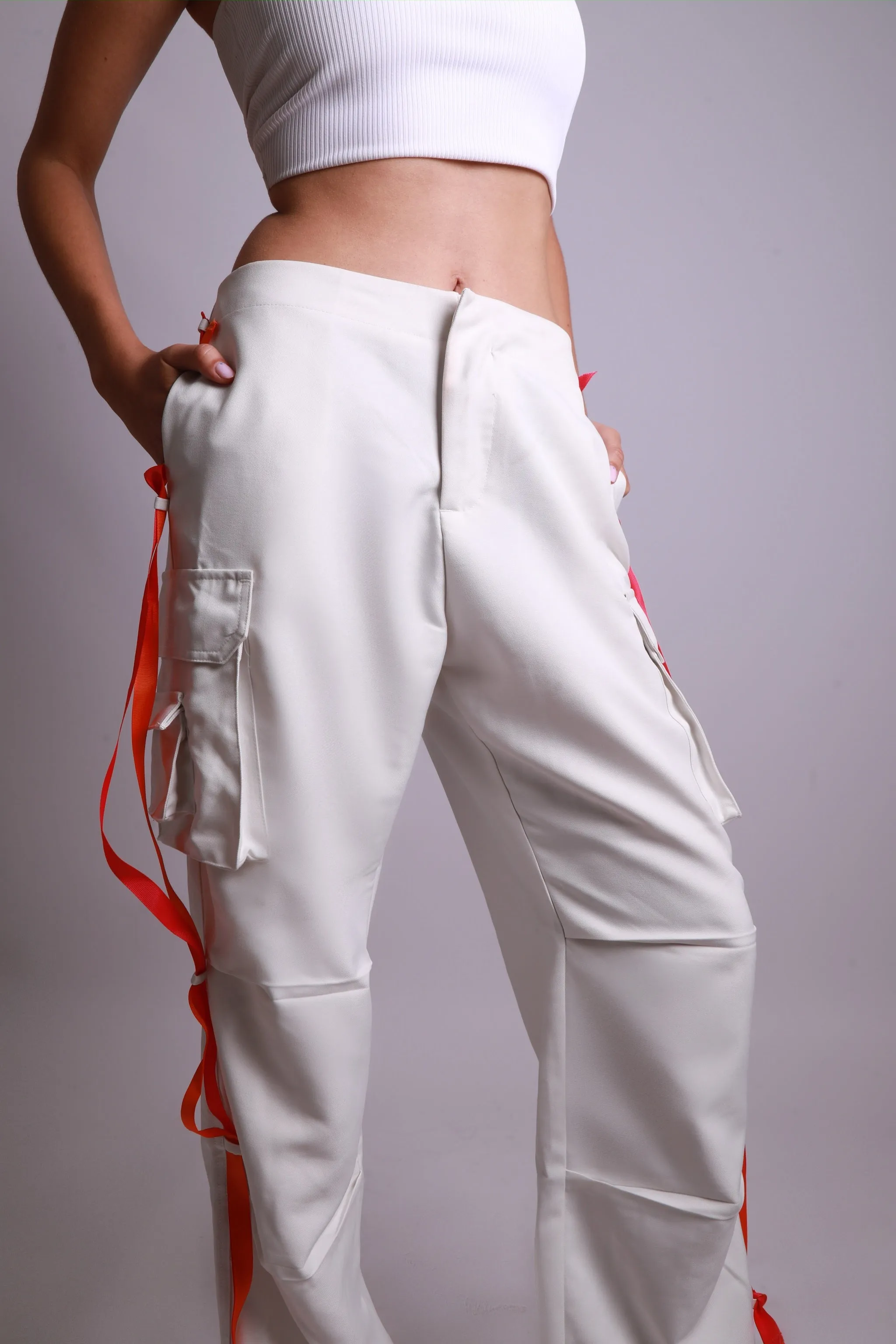 MAISON BEIGE PANTALON CARGO "BLANC"