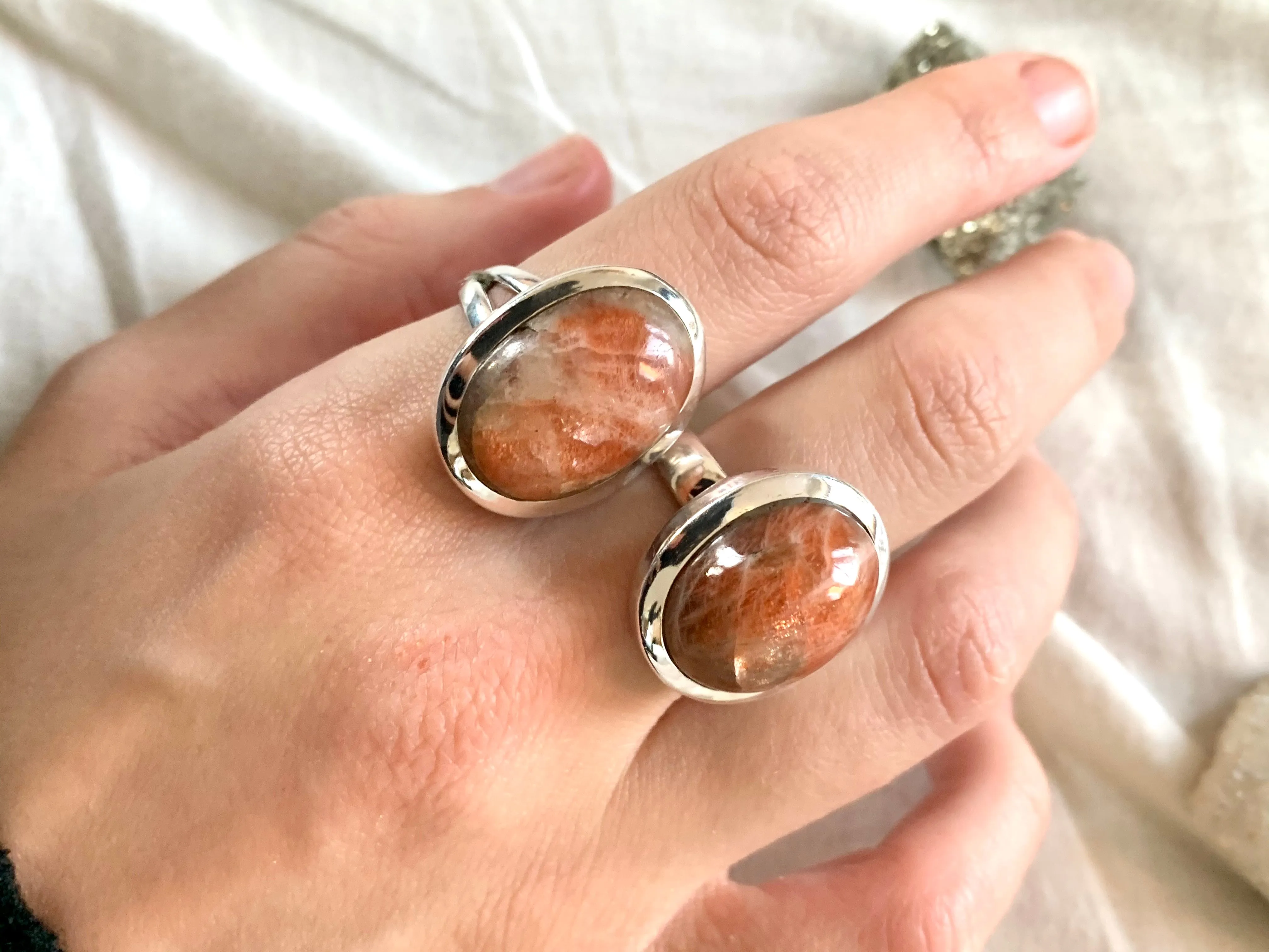 Sunstone Akoni Rings - Oval (US 7)