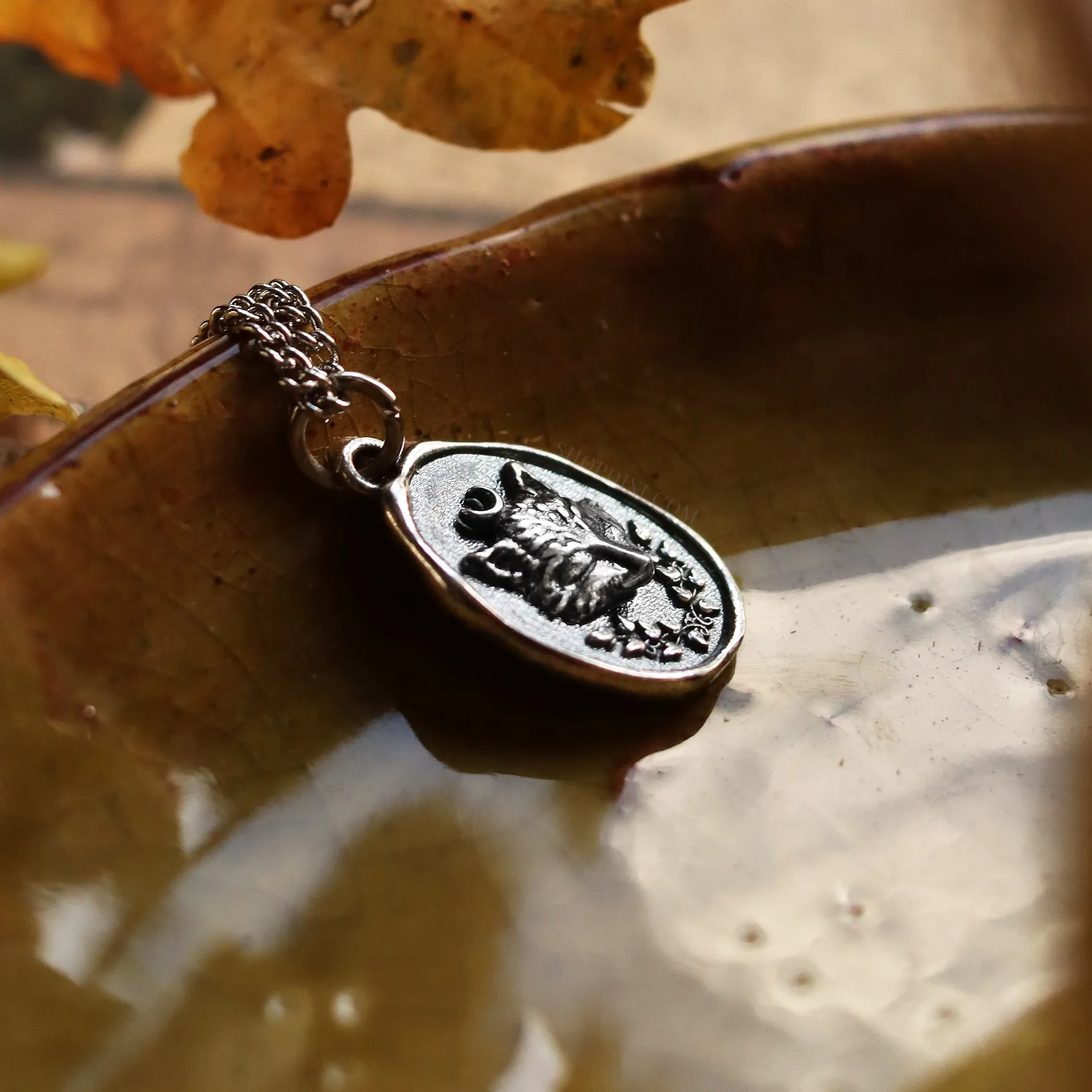 The Fox & The Ivy Wax Seal Necklace