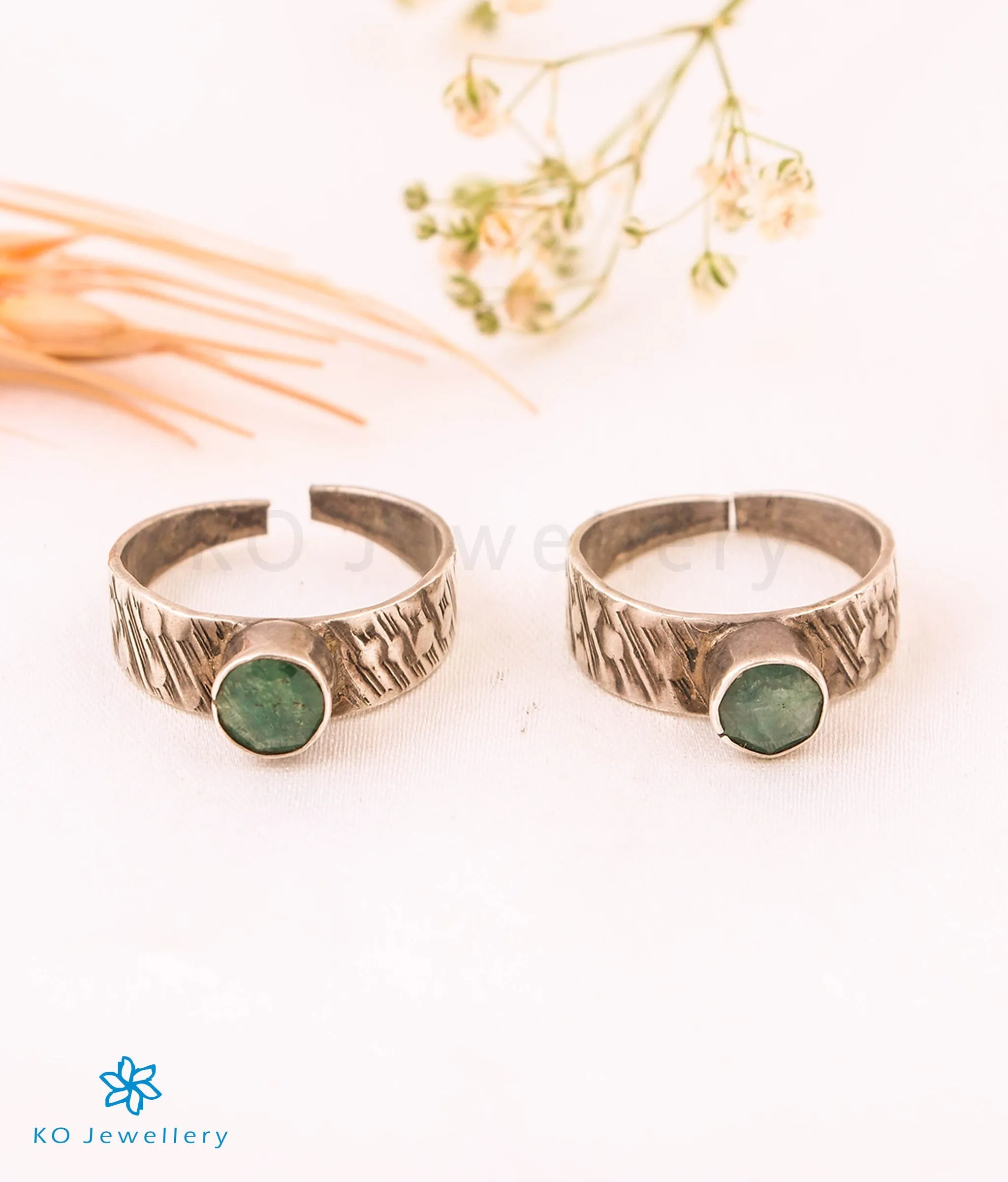 The Purabi Silver Gemstone Toe-Rings (Green)