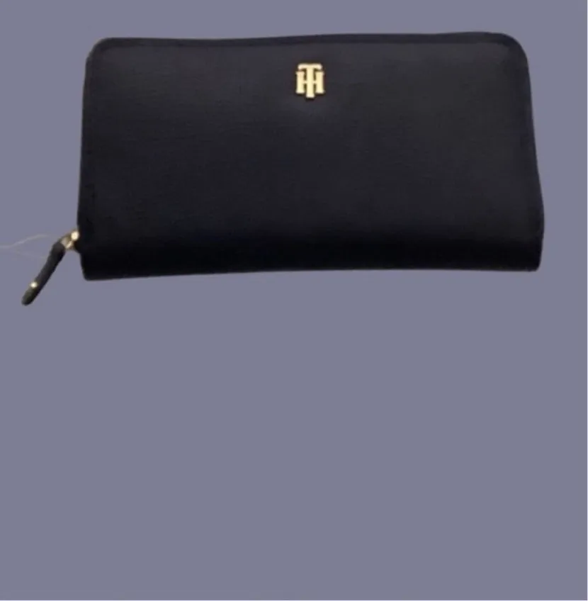 Tommy Hilfiger wallet