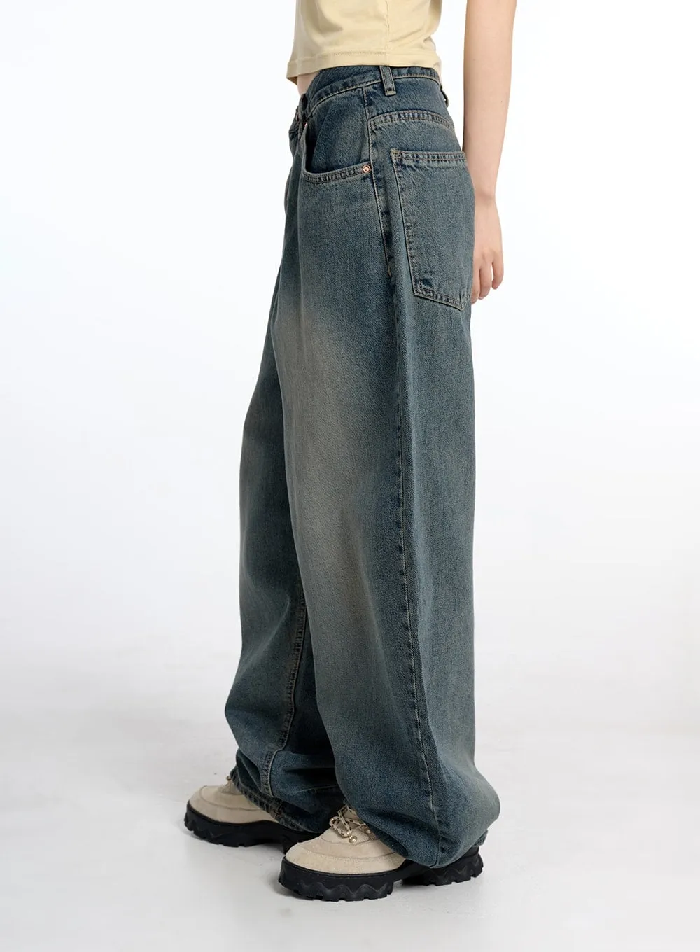 Vintage Low Rise Baggy Jeans in Light Blue Wash - CM415